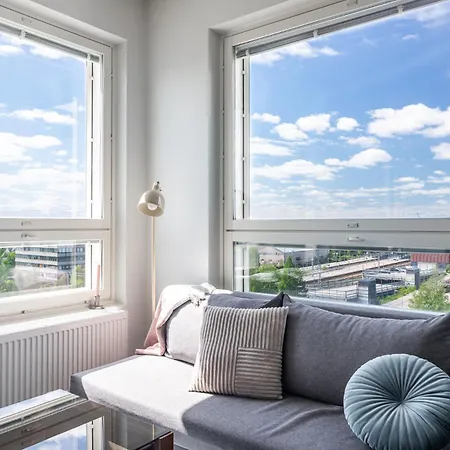Floor 1br With Balcony & Air Con Next To Railway Station Appartement