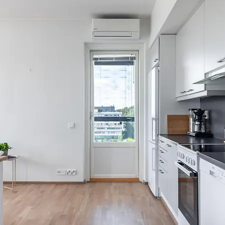 Floor 1br With Balcony & Air Con Next To Railway Station Appartamento Lahti