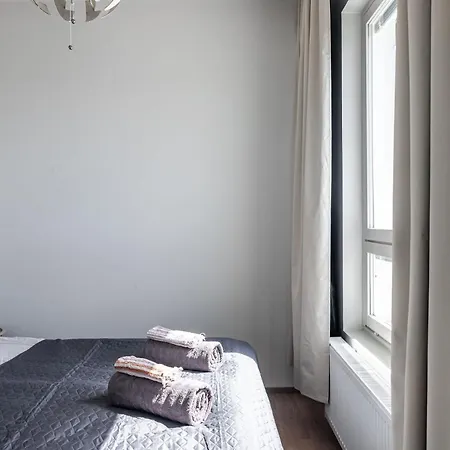 Appartamento Floor 1br With Balcony & Air Con Next To Railway Station *