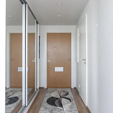 Floor 1br With Balcony & Air Con Next To Railway Station * Lahti
